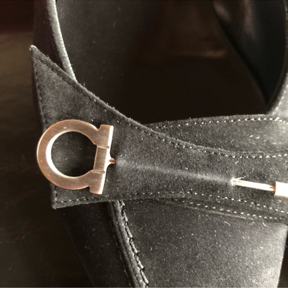 Salvatore Ferragamo Guya Espresso Calf in
Black Suede Size 7 1/2 B - Picture 6 of 14